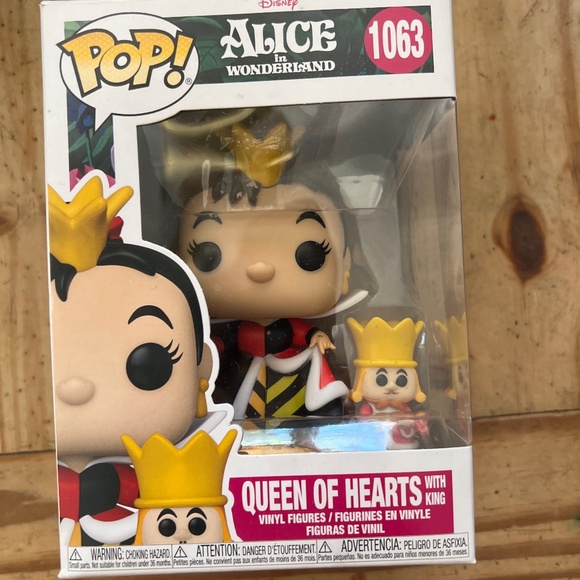 Queen of Hearts With King Funko Pop - Picture 1 of 4